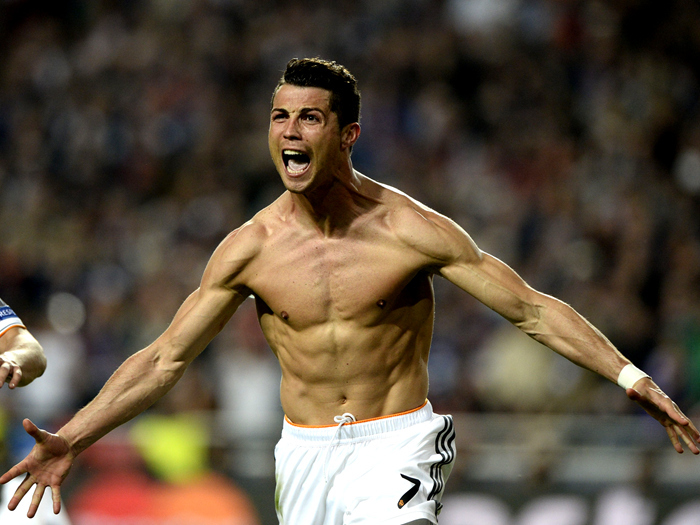 斯帅：为什么换下伊尔迪兹？我换上的是转会费5000万的奥蓬达