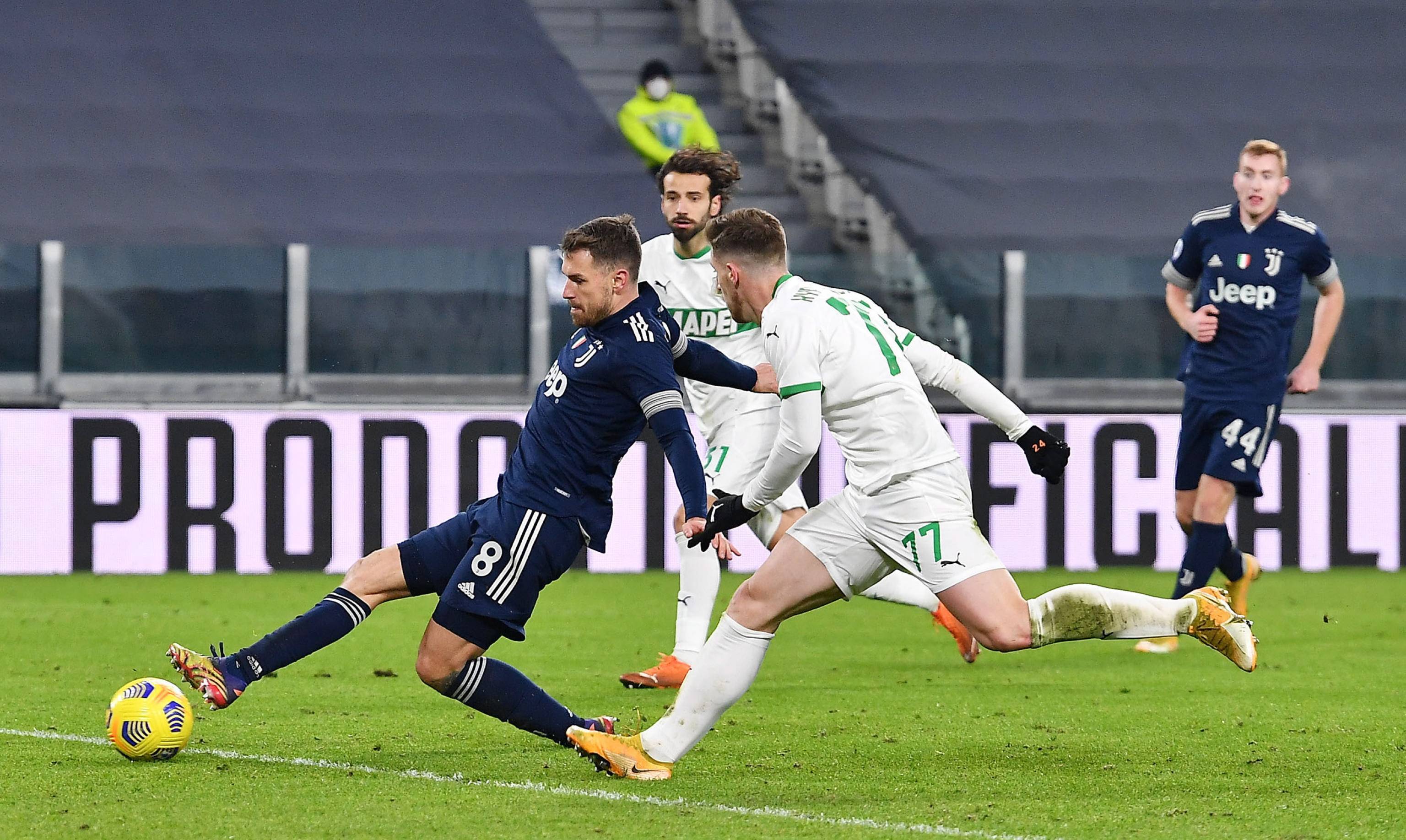 半场：莱比锡0-0不莱梅，巴克豪斯多次扑救