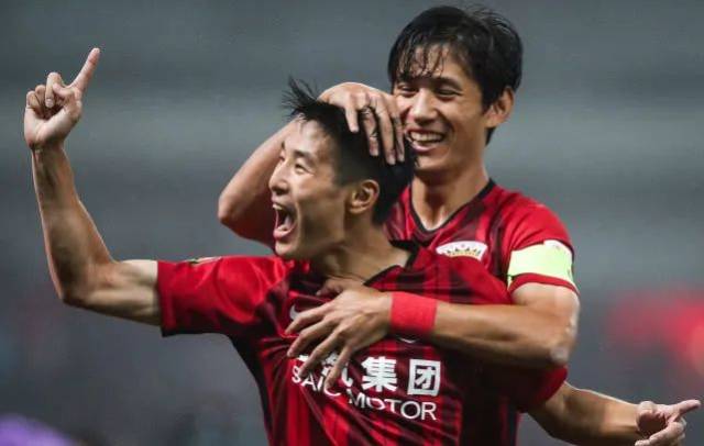 2026年世界杯小组抽签仪式，日本队10号竟如此反应，深夜点击量超百万