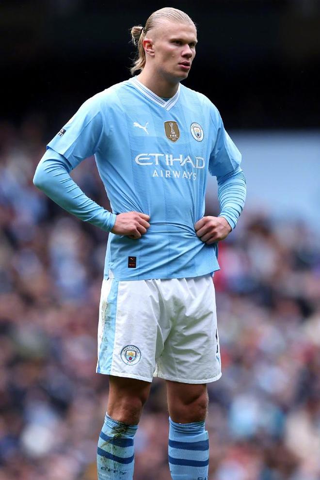 K联赛球队浦项铁人官方社媒账号发布公告称，球队中...